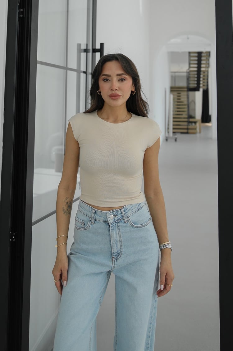 Bej Cap Sleeve Crop Top
