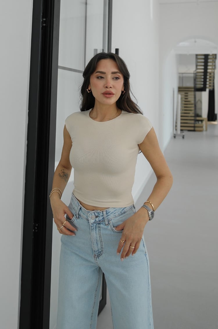 Bej Cap Sleeve Crop Top