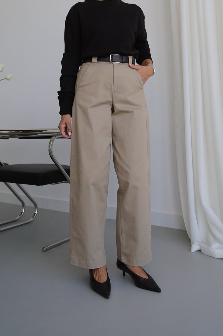 Bej Curved Barrel Pantolon