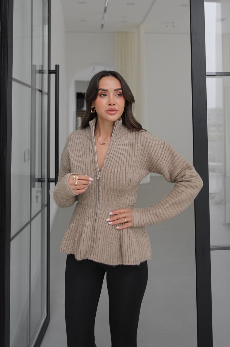 Bej Dik Yaka Peplum Hırka
