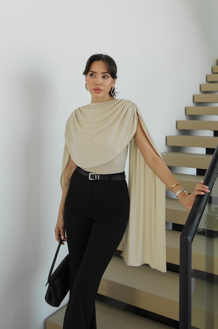 Bej Yaka Detaylı Bodysuit Bluz