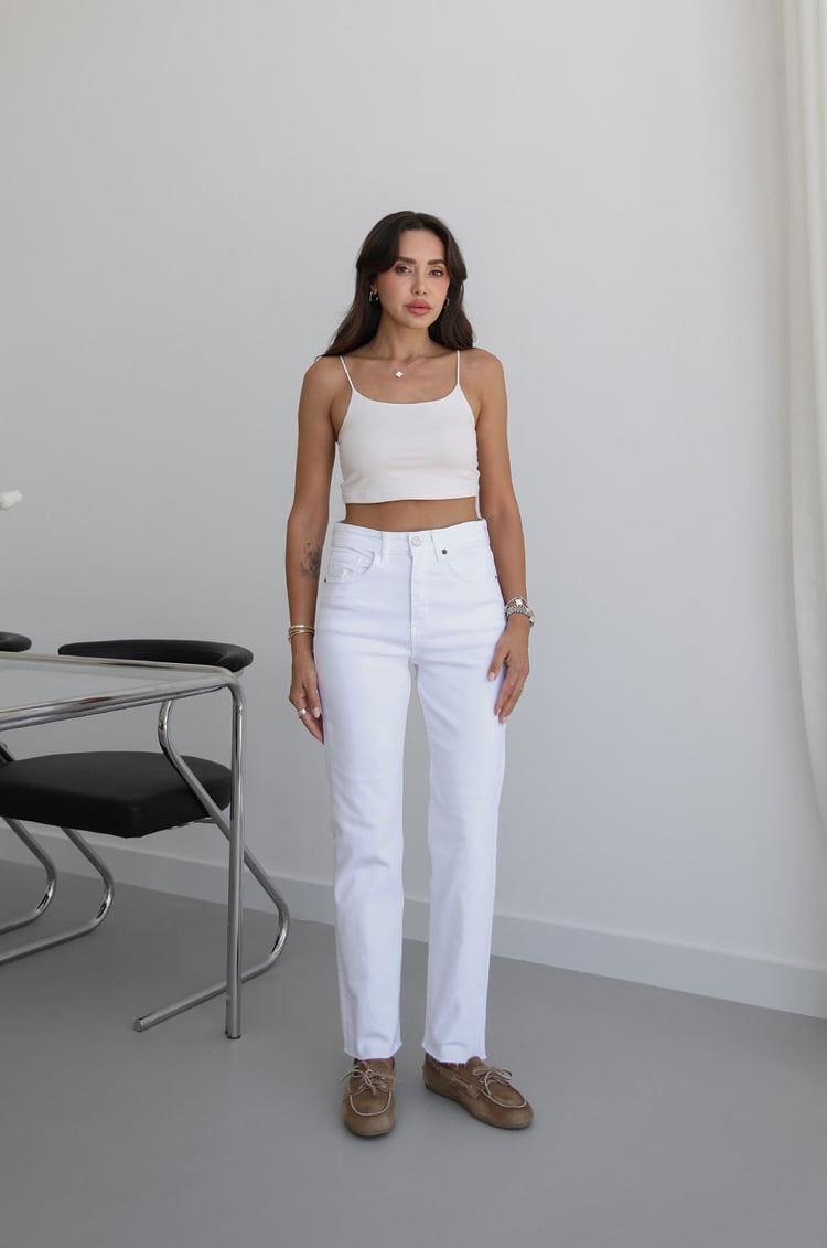 Beyaz Boy Fit Kesik Paça Jean