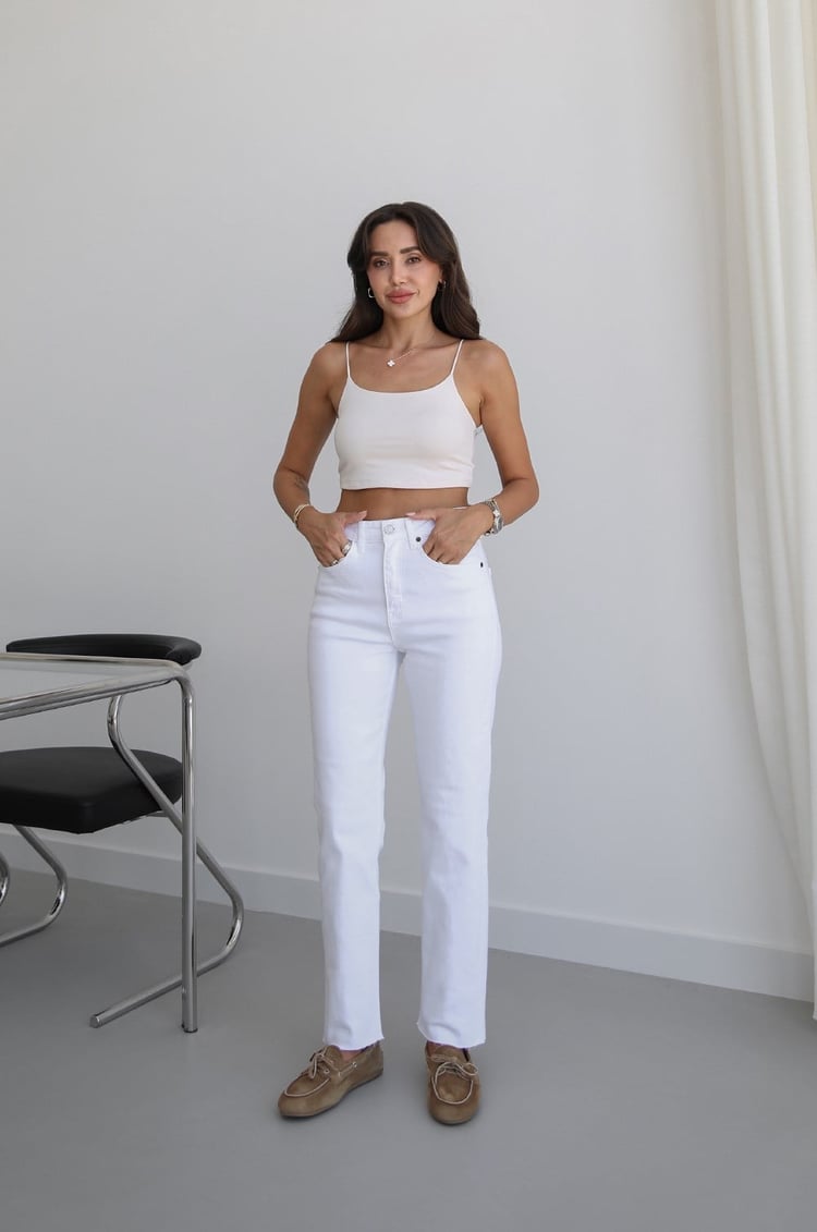 Beyaz Boy Fit Kesik Paça Jean