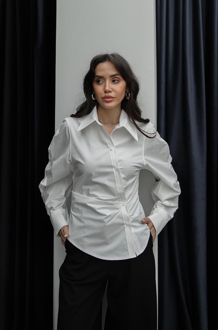 Beyaz Çapraz Düğmeli Drapeli Gömlek