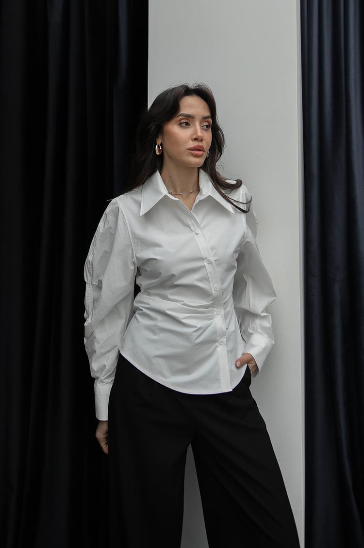 Beyaz Çapraz Düğmeli Drapeli Gömlek