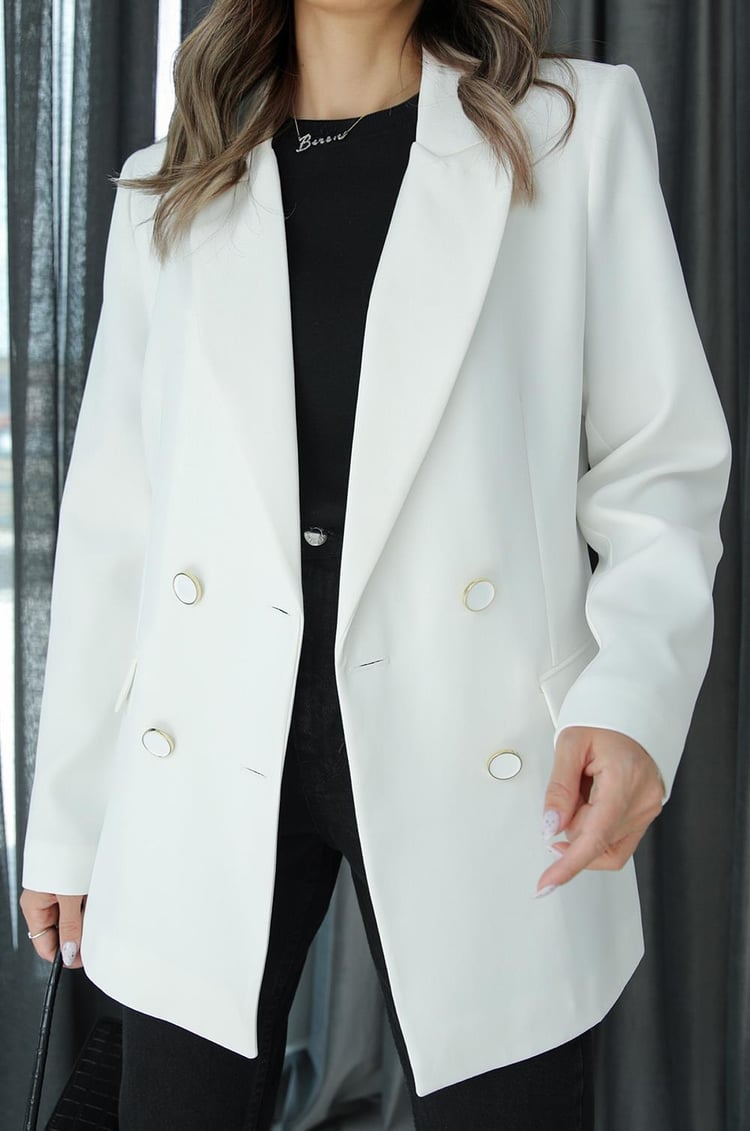 Beyaz Dört Düğmeli Blazer Ceket