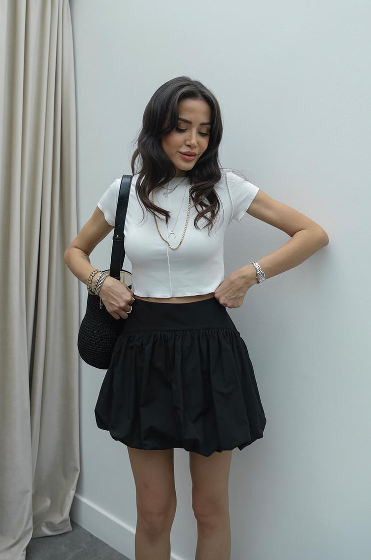 Beyaz Ebba Ters Dikişli Bluz