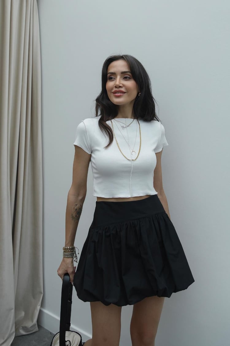 Beyaz Ebba Ters Dikişli Bluz