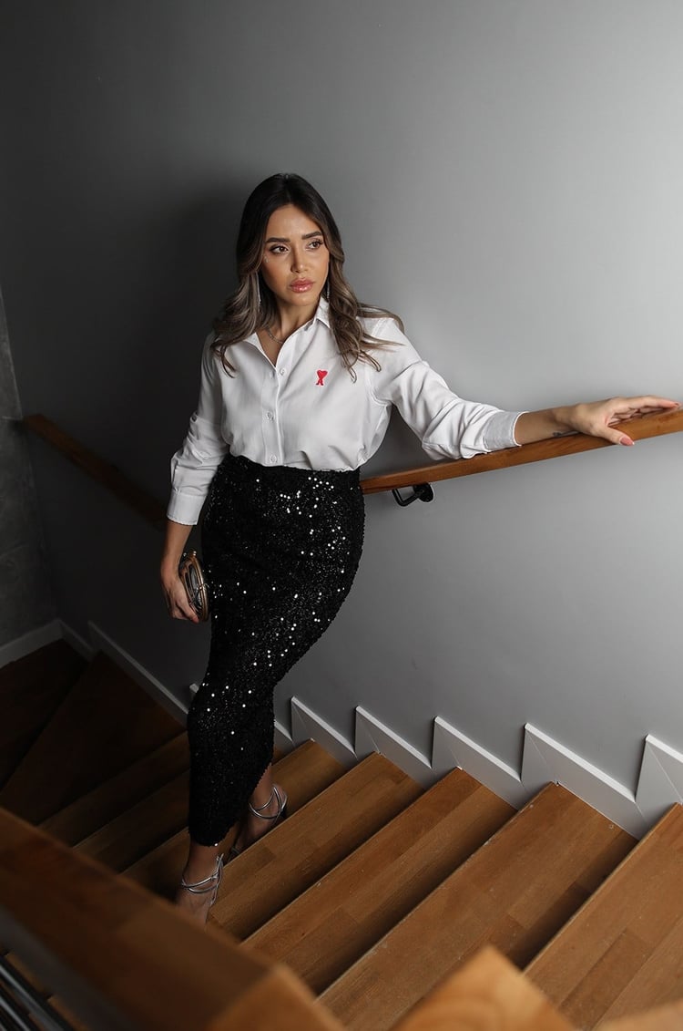 Beyaz Kalp Nakış Detaylı Gömlek