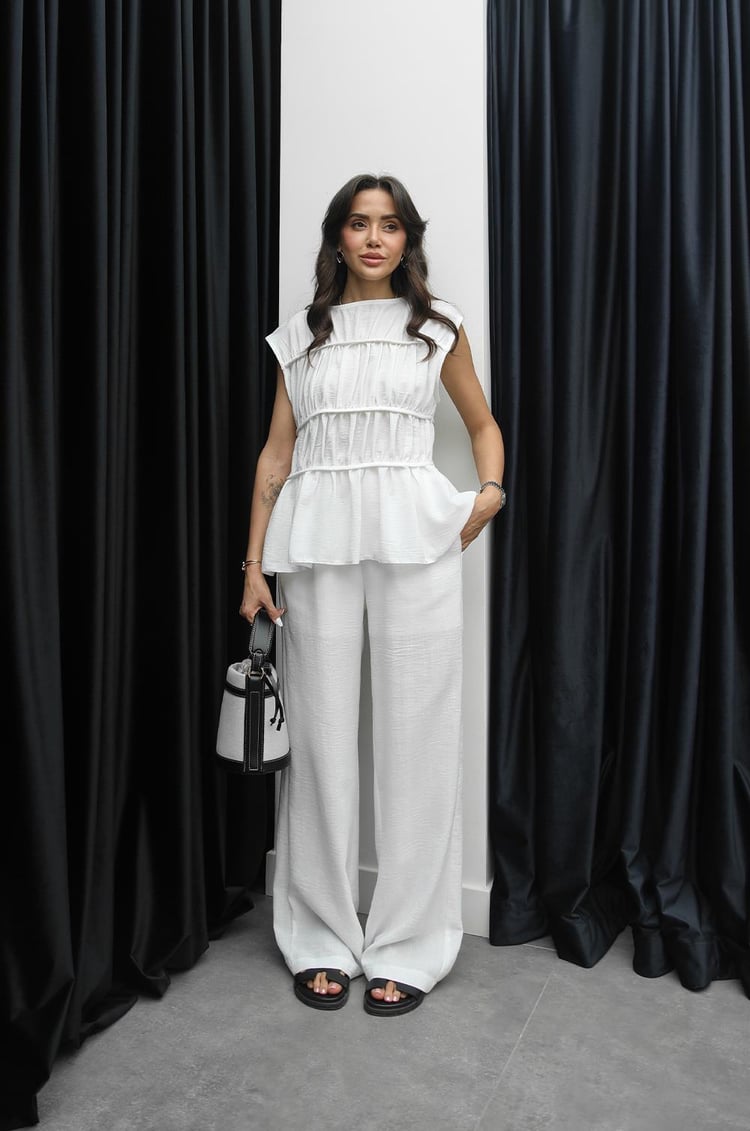 Beyaz Layer Bluz Pantolon Takım