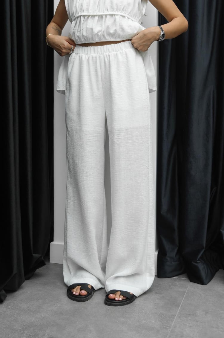 Beyaz Layer Bluz Pantolon Takım