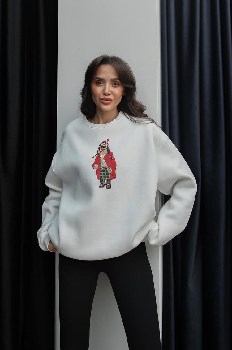 Beyaz Pijamalı Teddy Baskılı Sweatshirt