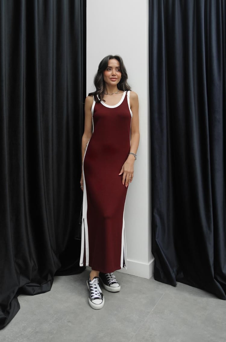 Bordo Ekru Biyeli Yırtmaçlı Elbise