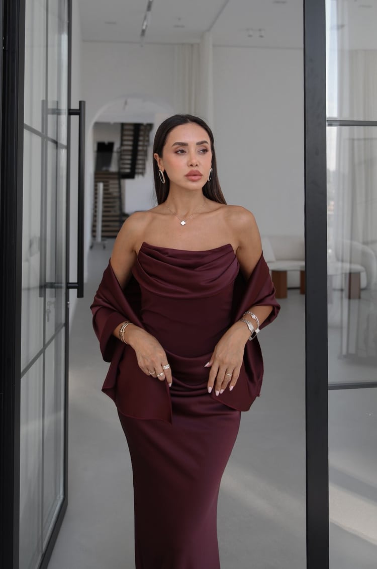 Bordo Fularlı Straplez Saten Elbise
