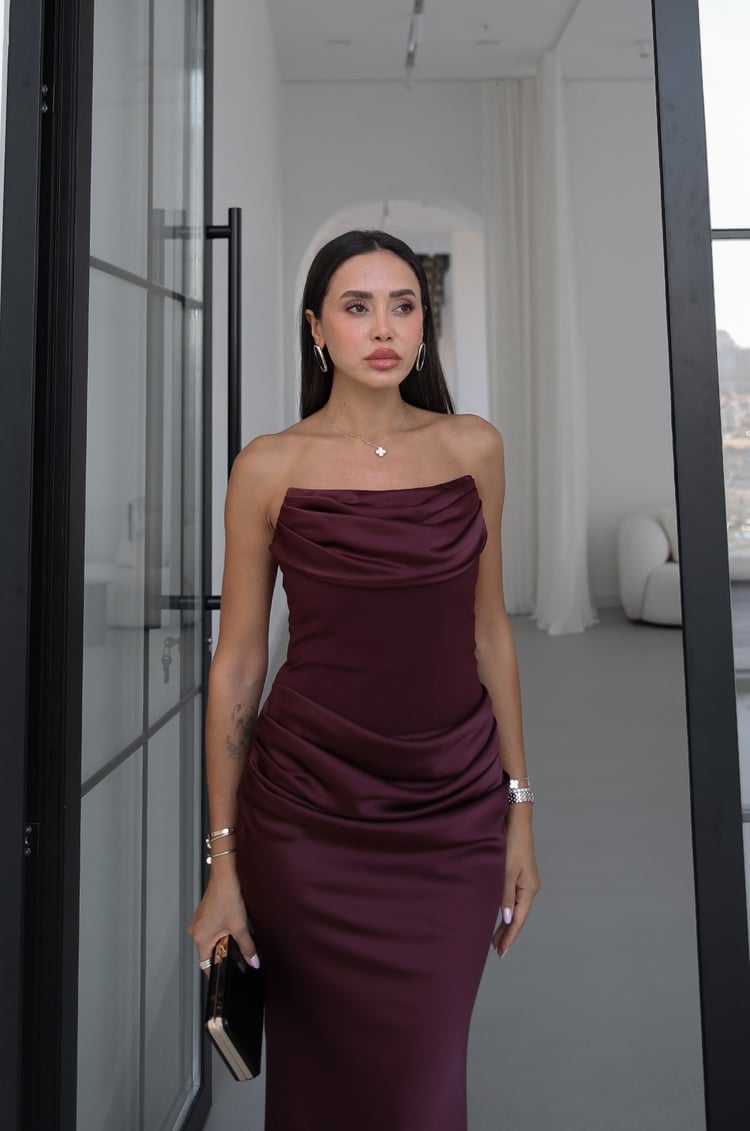 Bordo Fularlı Straplez Saten Elbise