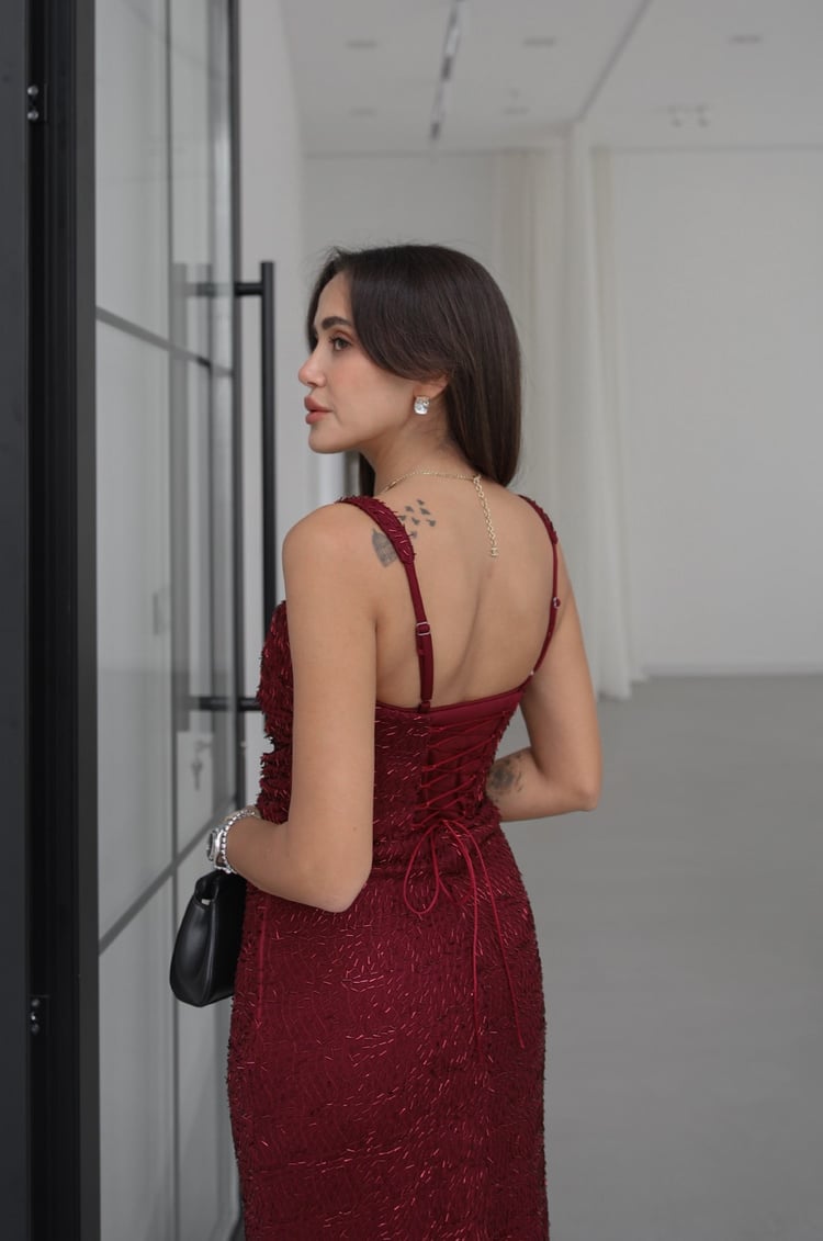 Bordo Kare Yaka Boncuklu Tül Elbise