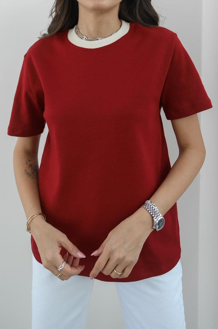 Bordo Yakası Biyeli Pamuklu Tişört