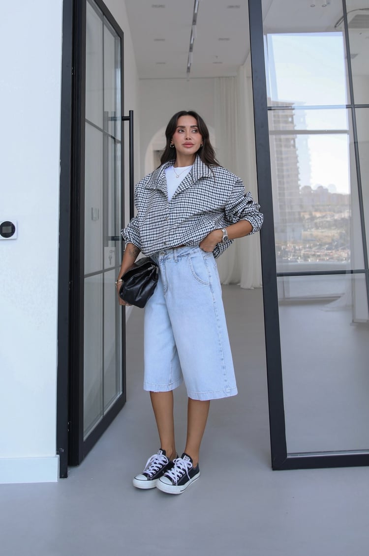 Buz Mavisi Yanları Cepli Kapri Denim Şort