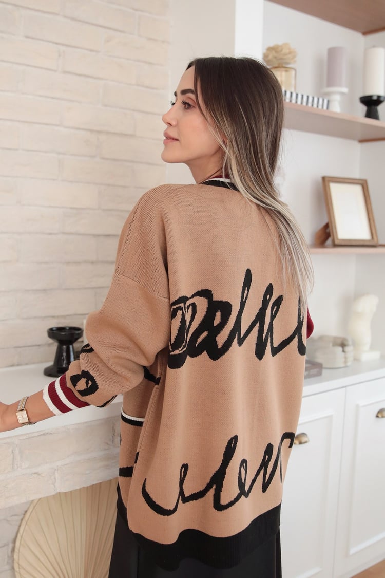 Camel Desenli Düğmeli Hırka