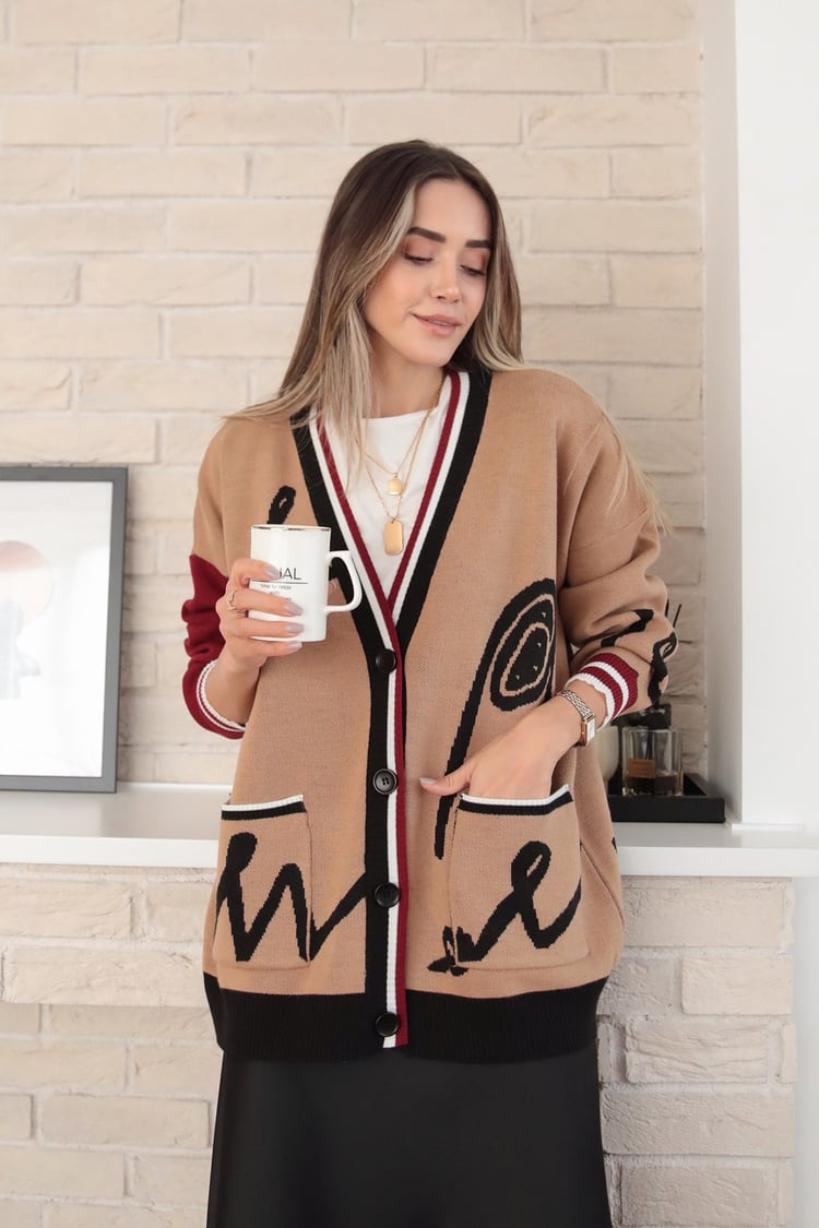 Camel Desenli Düğmeli Hırka