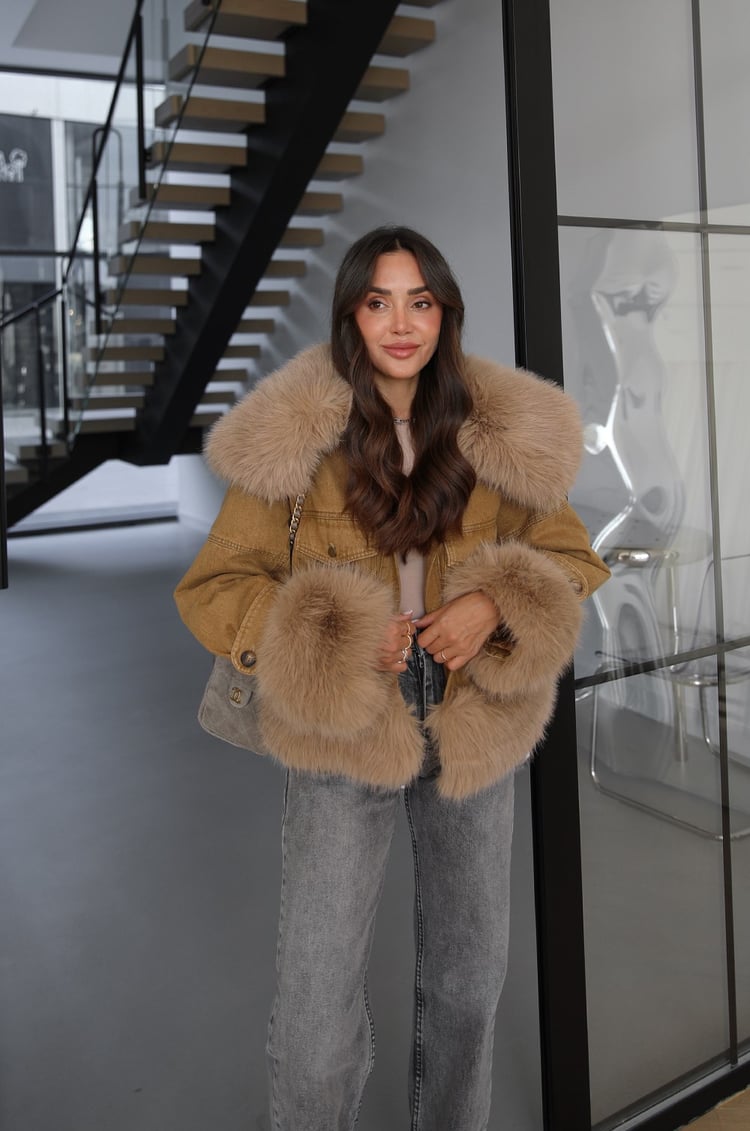 Camel Vintage Kürk Detaylı Denim Mont