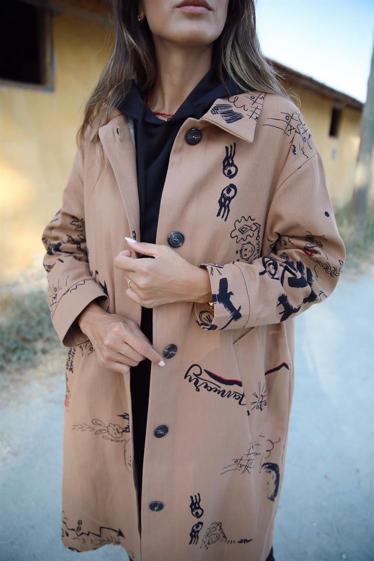Camel Yazılı Trençkot
