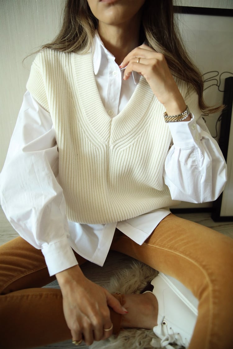 Ekru  V Yaka Süveter