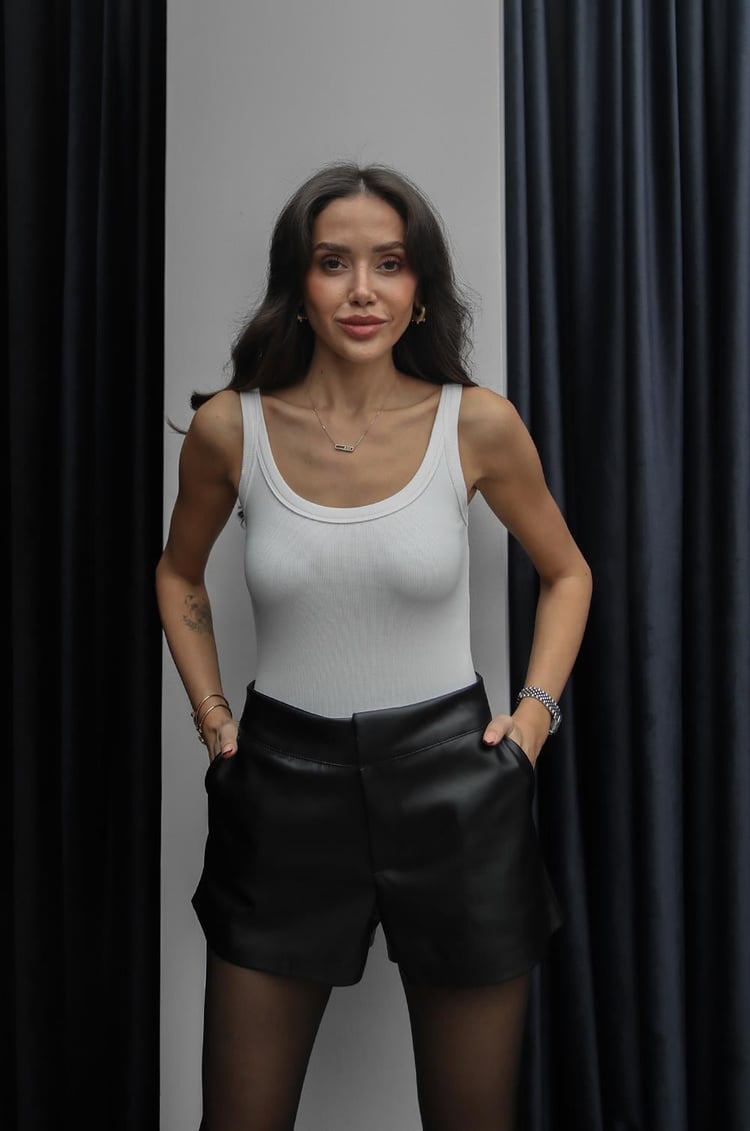 Ekru Askılı Çıtçıtçı Bodysuit