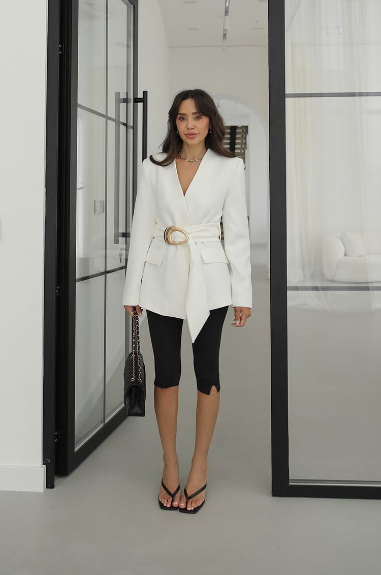 Ekru Büyük Gold Tokalı Blazer Ceket