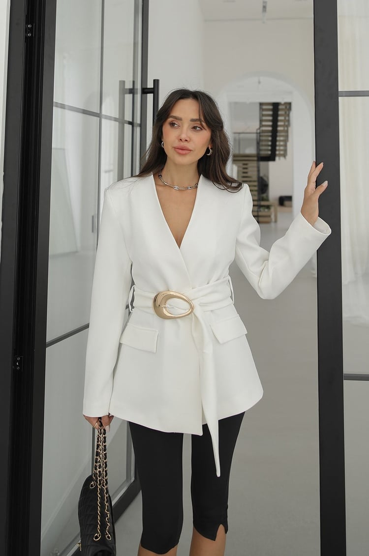 Ekru Büyük Gold Tokalı Blazer Ceket