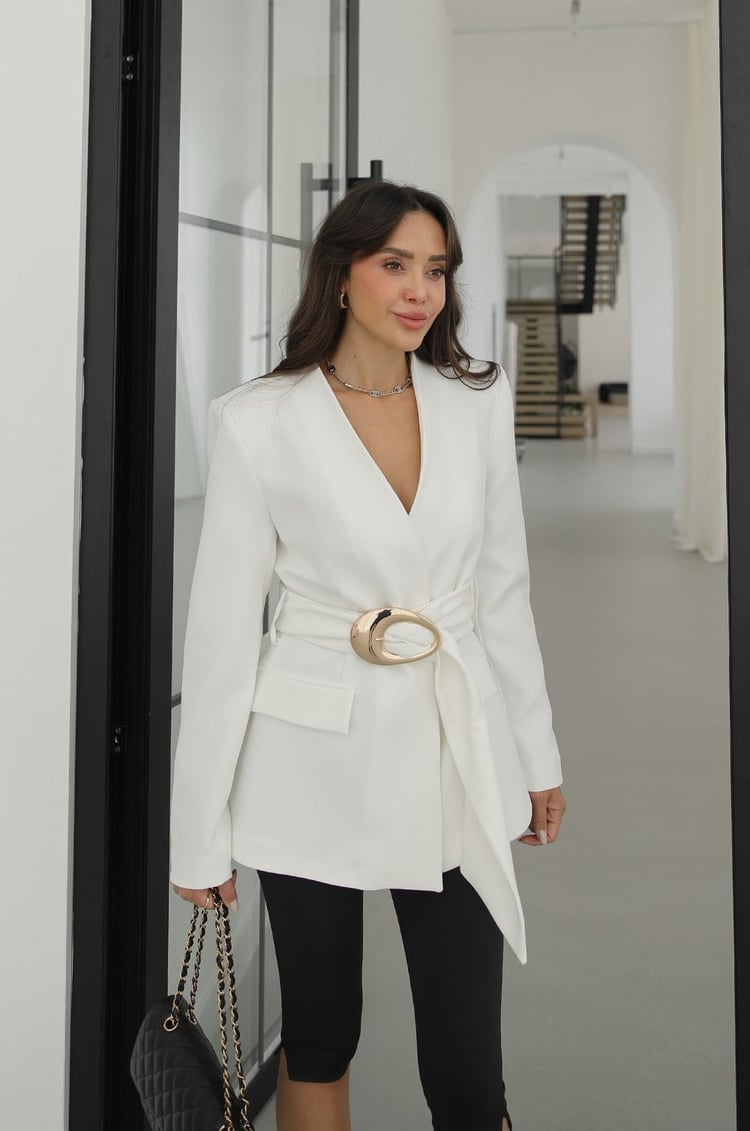Ekru Büyük Gold Tokalı Blazer Ceket