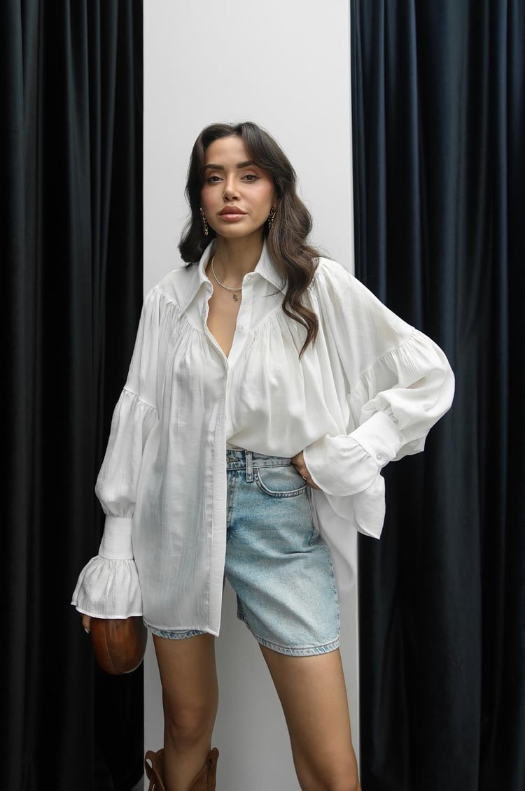 Ekru Büzgü Ve Kol Detaylı Gömlek