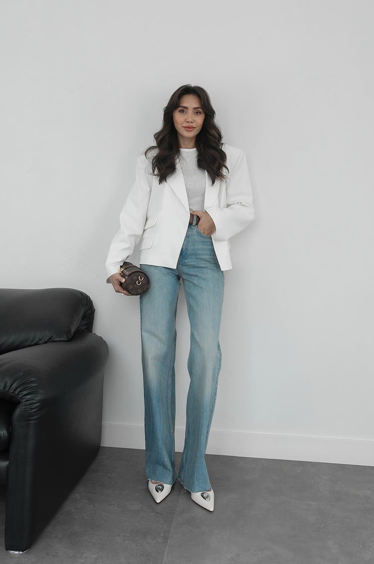 Ekru Cep Detaylı Kısa Blazer Ceket