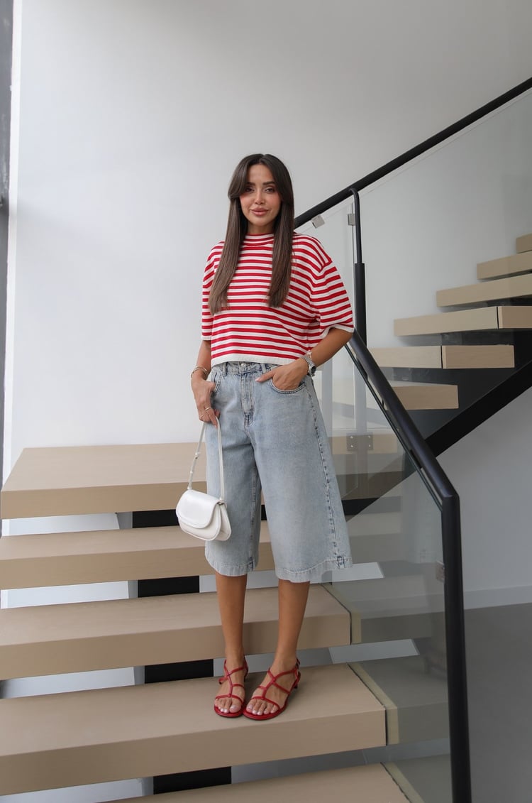 Ekru Kırmızı Striped Kısa Kollu Triko