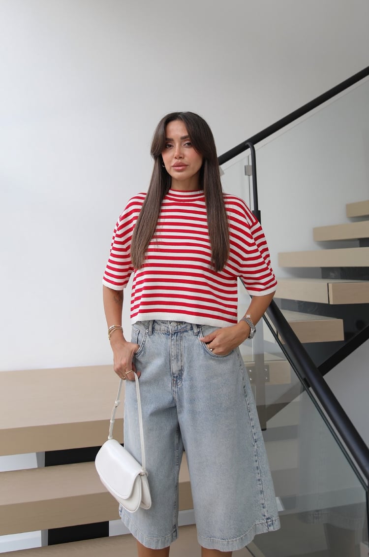 Ekru Kırmızı Striped Kısa Kollu Triko