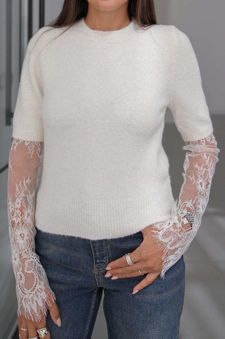 Ekru Lace Sleeve Kazak 