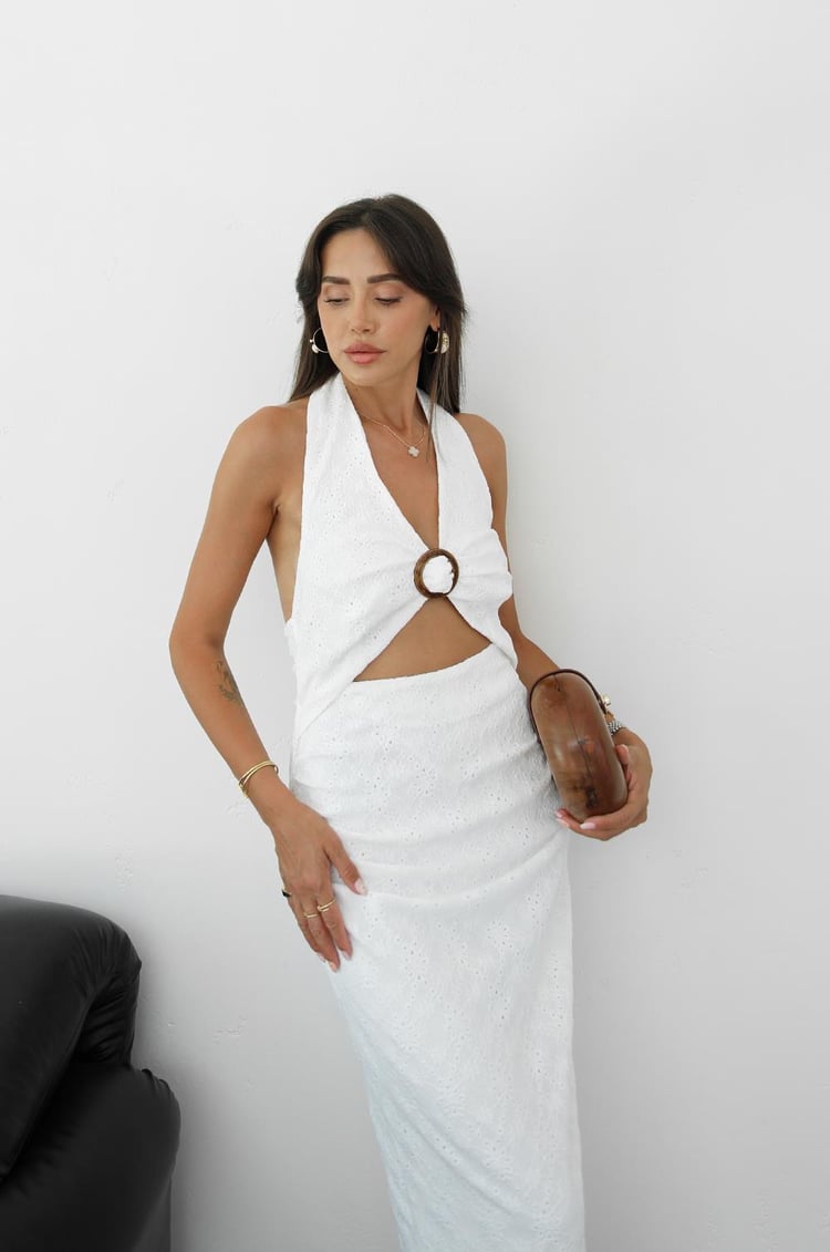 Ekru Önü Toka Detaylı Fistolu Elbise