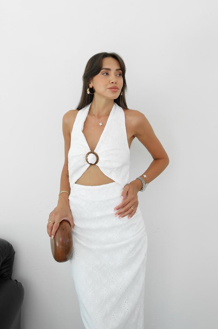 Ekru Önü Toka Detaylı Fistolu Elbise