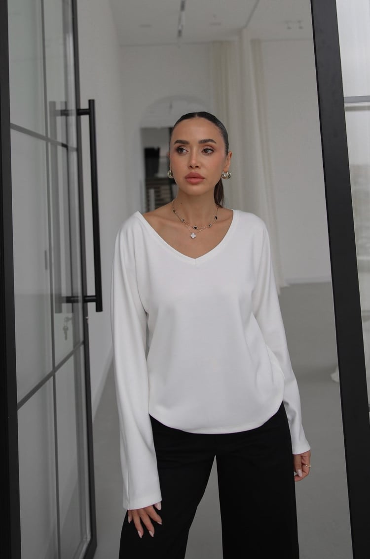 Ekru Önü Ve Arkası V Yaka Bluz