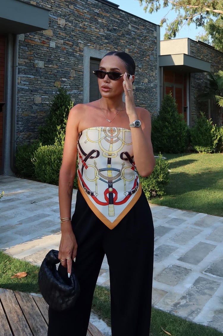 Ekru Shawl Desenli Arkası Bağlamalı Bluz