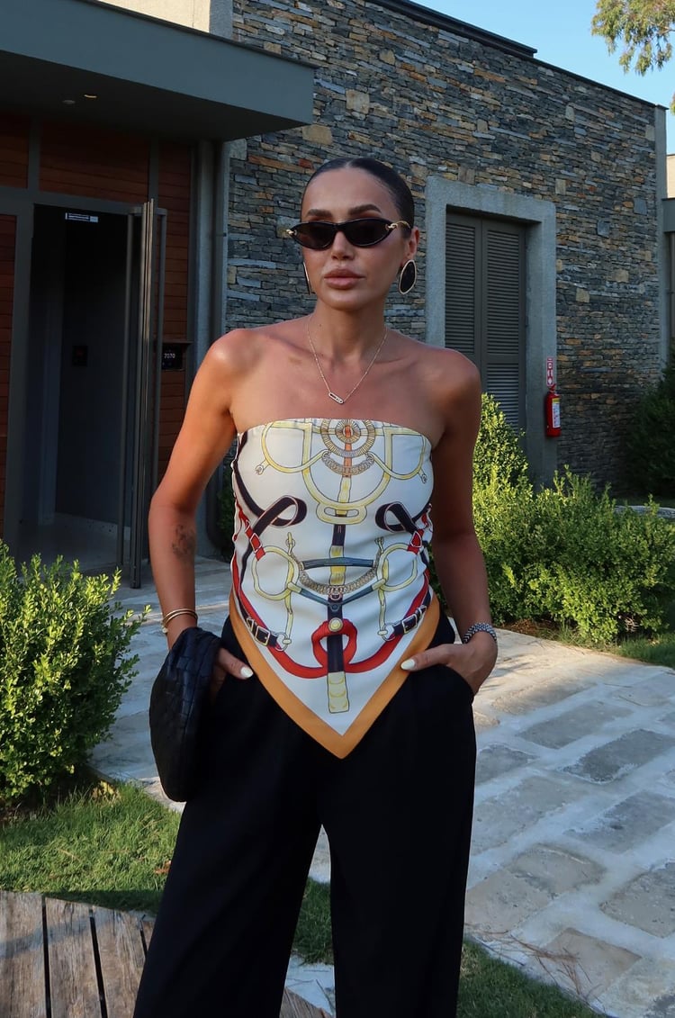 Ekru Shawl Desenli Arkası Bağlamalı Bluz