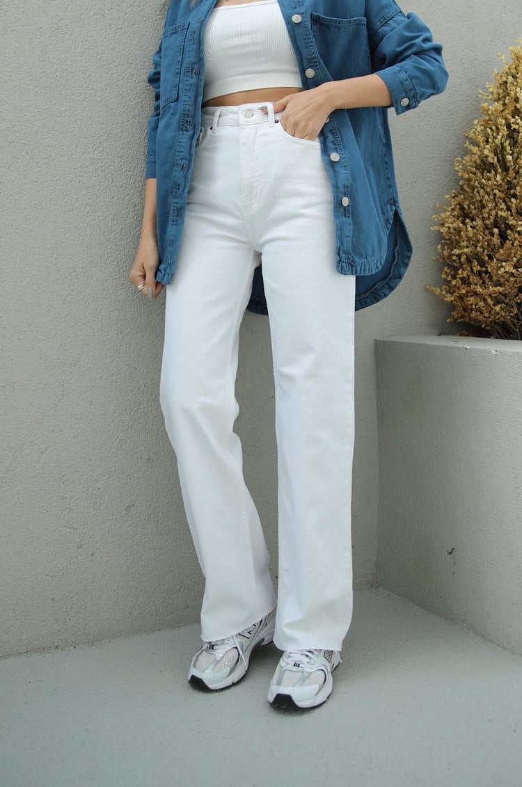 Ekru Straight Jean