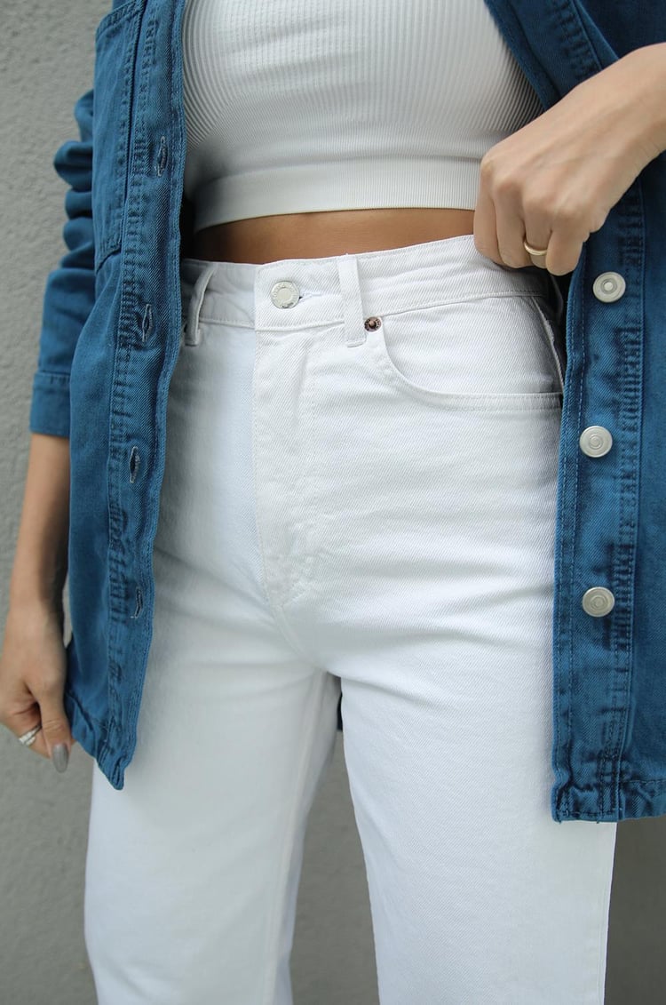 Ekru Straight Jean