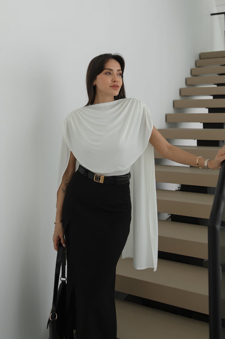 Ekru Yaka Detaylı Bodysuit Bluz