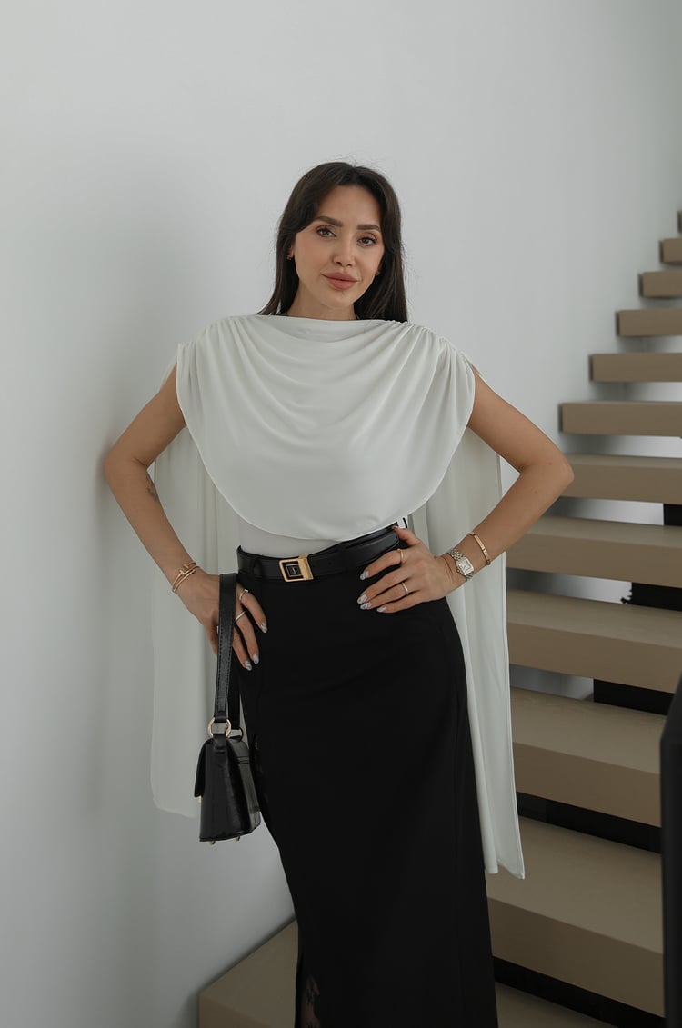 Ekru Yaka Detaylı Bodysuit Bluz
