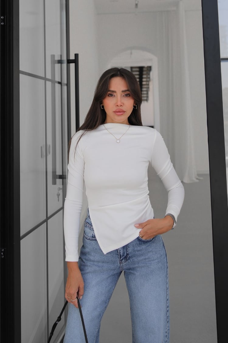 Ekru Yandan Büzgülü Asimetrik Bluz