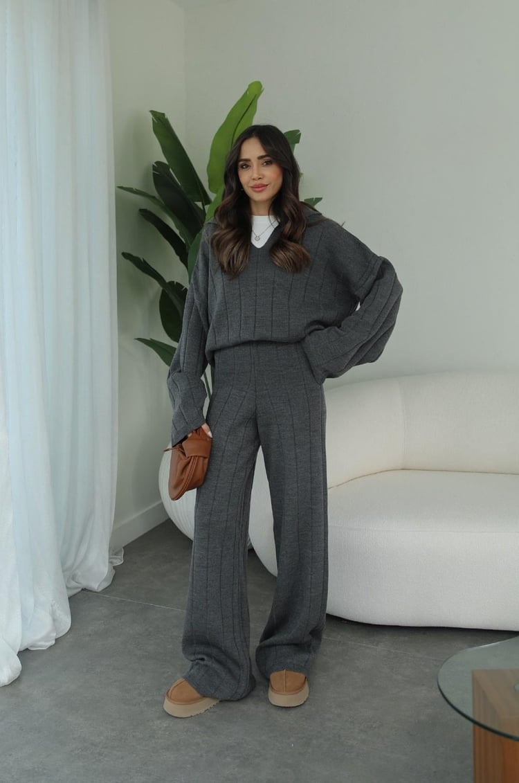 Gri Strip V Yaka Triko Takım