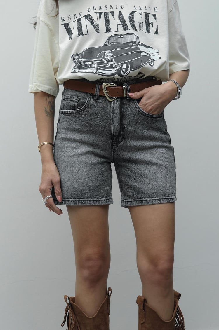 Gri Yıkamalı Fit Denim Şort