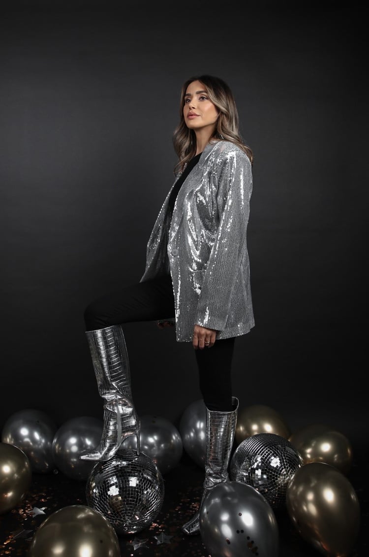 Gümüş Pullu Blazer Ceket