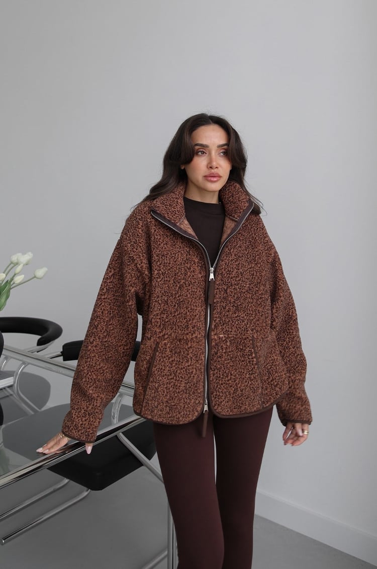 Kahverengi Benek Desenli Fermuarlı Polar Ceket